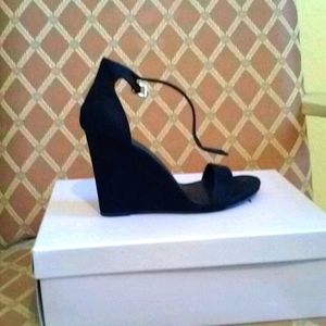 Madden Girl sandals. Twice use.